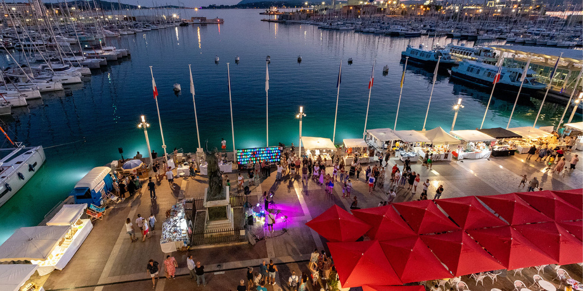 Le marché de nuit du port de Toulon